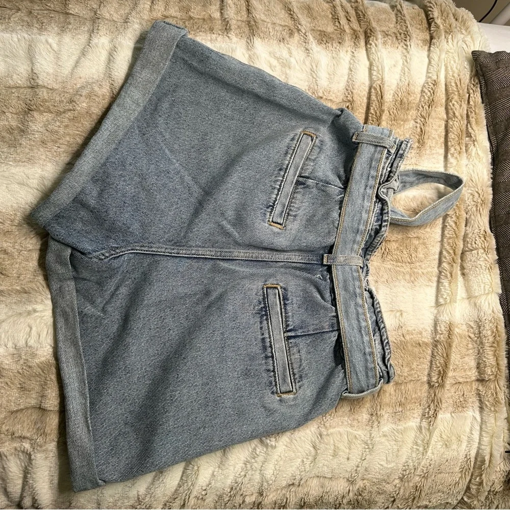 Zara Women’s Baggy Paperbag Shorts size 4 Light Wash Denim